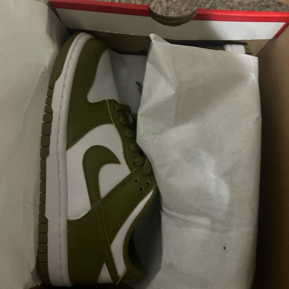 nike dunks.